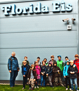 gruppenbild_schriftzug_florida_eis