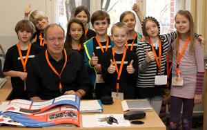 gruppenfoto_mit_schulleitung_Stolze